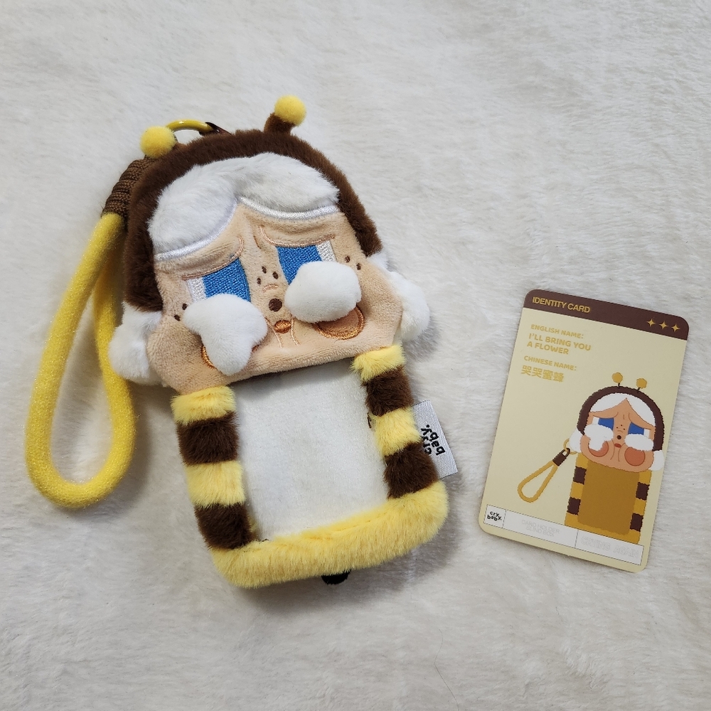 POP MART Crybaby Crying Again I'll Bring You A Flower Card Holder 🐝